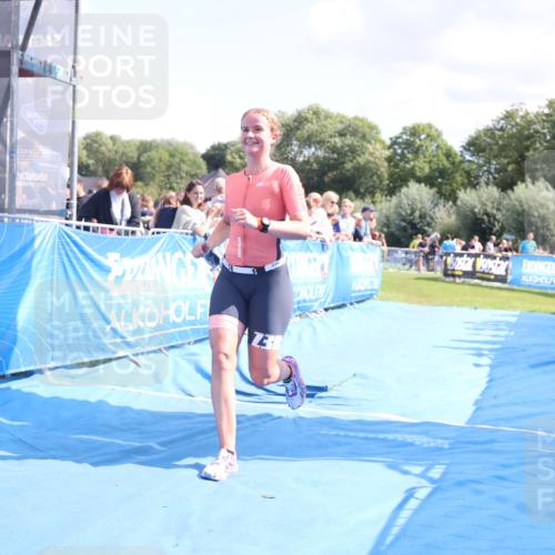 25.08.2024 - Elbe Triathlon Hamburg H.Heesch http://msf.ph/oto/6874418 25.08.2024 12:01:20 Ziel 1505, 1576, 1637, 1663 meine-sportfotos.de