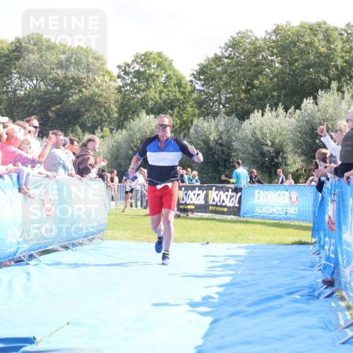 25.08.2024 - Elbe Triathlon Hamburg H.Heesch http://msf.ph/oto/6874429 25.08.2024 11:39:11 Ziel 734, 1456, 1460 meine-sportfotos.de