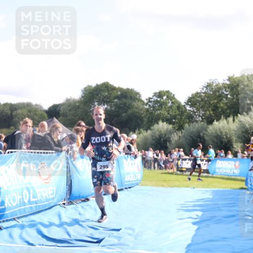 25.08.2024 - Elbe Triathlon Hamburg H.Heesch http://msf.ph/oto/6874430 25.08.2024 11:12:41 Ziel 295, 404, 557 meine-sportfotos.de