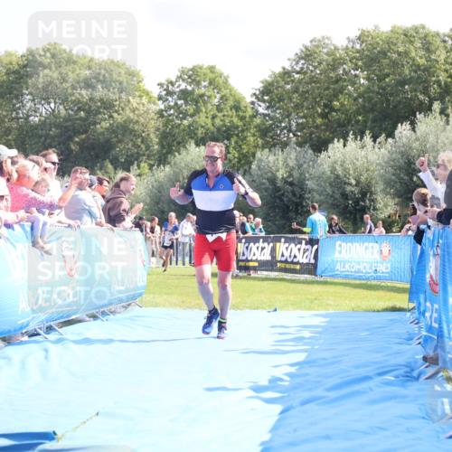 25.08.2024 - Elbe Triathlon Hamburg H.Heesch http://msf.ph/oto/6874438 25.08.2024 11:39:11 Ziel 734, 1456, 1460 meine-sportfotos.de