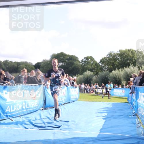 25.08.2024 - Elbe Triathlon Hamburg H.Heesch http://msf.ph/oto/6874440 25.08.2024 11:12:42 Ziel 295, 557 meine-sportfotos.de