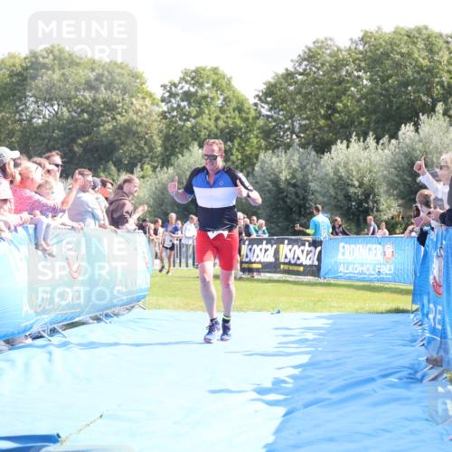 25.08.2024 - Elbe Triathlon Hamburg H.Heesch http://msf.ph/oto/6874441 25.08.2024 11:39:11 Ziel 734, 1456, 1460 meine-sportfotos.de