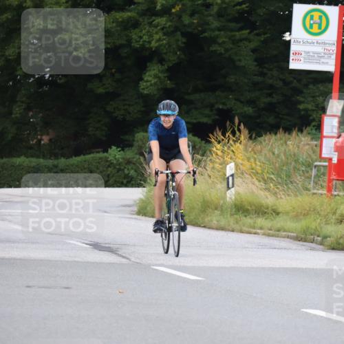 25.08.2024 - Elbe Triathlon Hamburg Fuchs,  Jonas http://msf.ph/oto/6874448 25.08.2024 11:34:23 Radfahren 1648, 1655 meine-sportfotos.de
