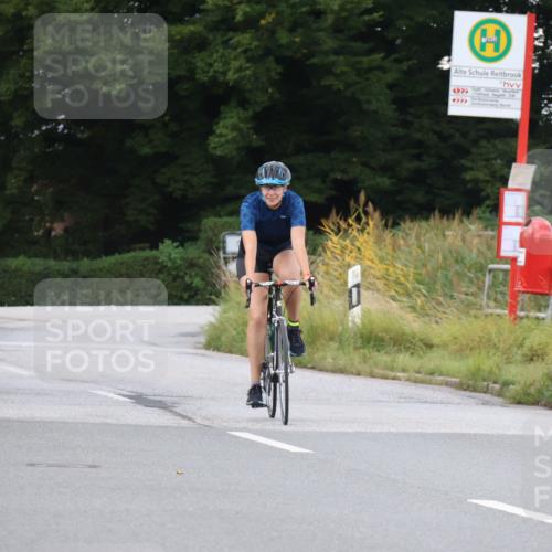 25.08.2024 - Elbe Triathlon Hamburg Fuchs,  Jonas http://msf.ph/oto/6874450 25.08.2024 11:34:23 Radfahren 1648, 1655 meine-sportfotos.de