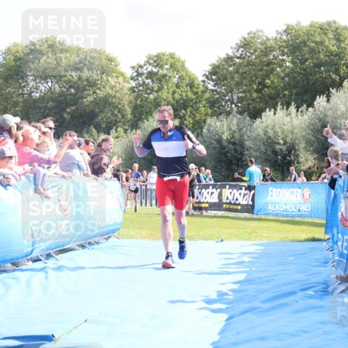 25.08.2024 - Elbe Triathlon Hamburg H.Heesch http://msf.ph/oto/6874452 25.08.2024 11:39:11 Ziel 734, 1456, 1460 meine-sportfotos.de