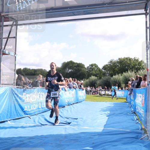 25.08.2024 - Elbe Triathlon Hamburg H.Heesch http://msf.ph/oto/6874464 25.08.2024 11:12:42 Ziel 295, 557 meine-sportfotos.de