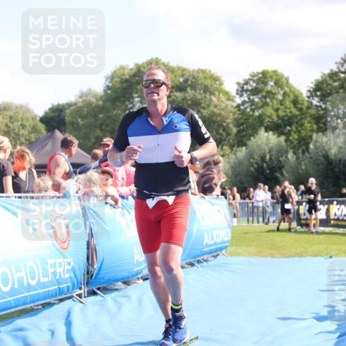25.08.2024 - Elbe Triathlon Hamburg H.Heesch http://msf.ph/oto/6874467 25.08.2024 11:39:12 Ziel 734, 1460 meine-sportfotos.de