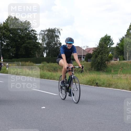 25.08.2024 - Elbe Triathlon Hamburg Fuchs,  Jonas http://msf.ph/oto/6874468 25.08.2024 11:34:26 Radfahren 1648, 1655 meine-sportfotos.de