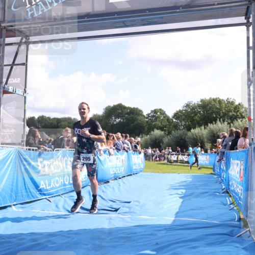 25.08.2024 - Elbe Triathlon Hamburg H.Heesch http://msf.ph/oto/6874469 25.08.2024 11:12:42 Ziel 295, 557 meine-sportfotos.de