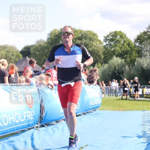 25.08.2024 - Elbe Triathlon Hamburg H.Heesch http://msf.ph/oto/6874471 25.08.2024 11:39:13 Ziel 734, 1460 meine-sportfotos.de
