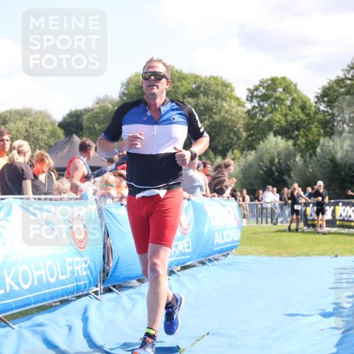 25.08.2024 - Elbe Triathlon Hamburg H.Heesch http://msf.ph/oto/6874480 25.08.2024 11:39:13 Ziel 734, 1460 meine-sportfotos.de
