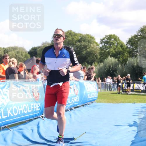 25.08.2024 - Elbe Triathlon Hamburg H.Heesch http://msf.ph/oto/6874487 25.08.2024 11:39:13 Ziel 734, 1460 meine-sportfotos.de