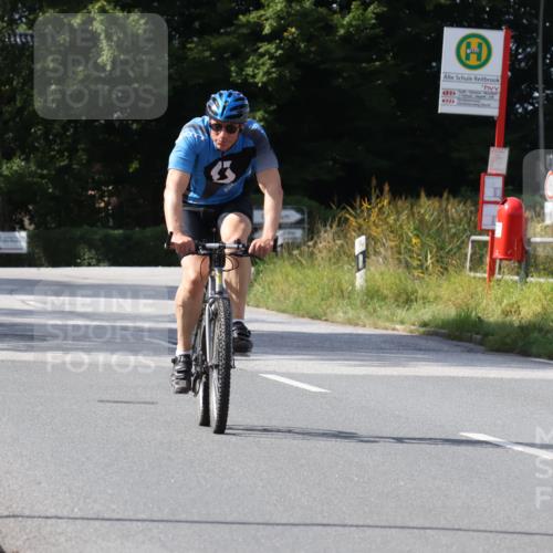 25.08.2024 - Elbe Triathlon Hamburg Fuchs,  Jonas http://msf.ph/oto/6874489 25.08.2024 11:36:58 Radfahren  meine-sportfotos.de