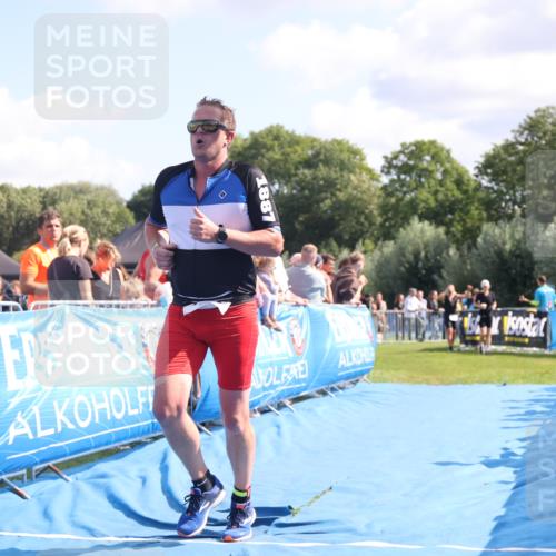 25.08.2024 - Elbe Triathlon Hamburg H.Heesch http://msf.ph/oto/6874496 25.08.2024 11:39:13 Ziel 734, 1460 meine-sportfotos.de
