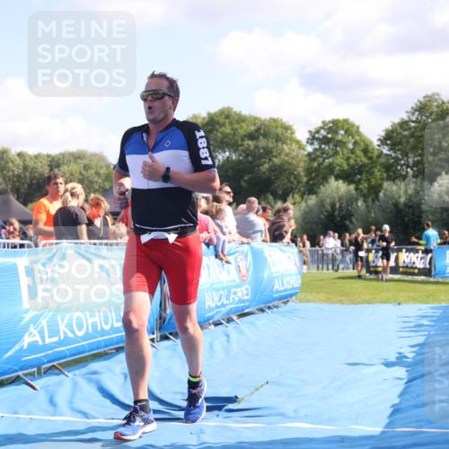 25.08.2024 - Elbe Triathlon Hamburg H.Heesch http://msf.ph/oto/6874500 25.08.2024 11:39:13 Ziel 734, 1460 meine-sportfotos.de