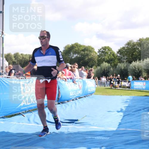 25.08.2024 - Elbe Triathlon Hamburg H.Heesch http://msf.ph/oto/6874515 25.08.2024 11:39:13 Ziel 734, 1460 meine-sportfotos.de