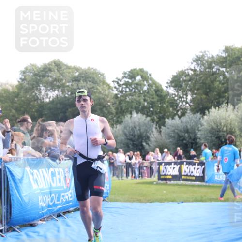 25.08.2024 - Elbe Triathlon Hamburg H.Heesch http://msf.ph/oto/6874516 25.08.2024 11:12:56 Ziel 567 meine-sportfotos.de