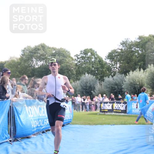 25.08.2024 - Elbe Triathlon Hamburg H.Heesch http://msf.ph/oto/6874524 25.08.2024 11:12:56 Ziel 567 meine-sportfotos.de