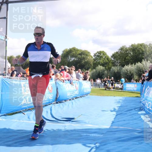 25.08.2024 - Elbe Triathlon Hamburg H.Heesch http://msf.ph/oto/6874525 25.08.2024 11:39:13 Ziel 734, 1460 meine-sportfotos.de