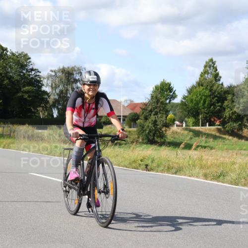 25.08.2024 - Elbe Triathlon Hamburg Fuchs,  Jonas http://msf.ph/oto/6874526 25.08.2024 11:37:47 Radfahren 1551 meine-sportfotos.de