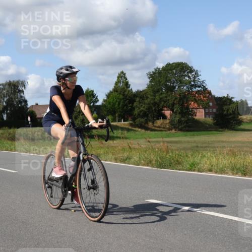 25.08.2024 - Elbe Triathlon Hamburg Fuchs,  Jonas http://msf.ph/oto/6874543 25.08.2024 11:38:54 Radfahren 1671 meine-sportfotos.de