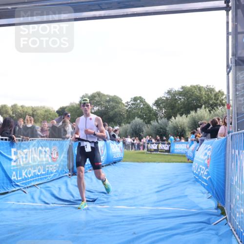 25.08.2024 - Elbe Triathlon Hamburg H.Heesch http://msf.ph/oto/6874555 25.08.2024 11:12:56 Ziel 567 meine-sportfotos.de