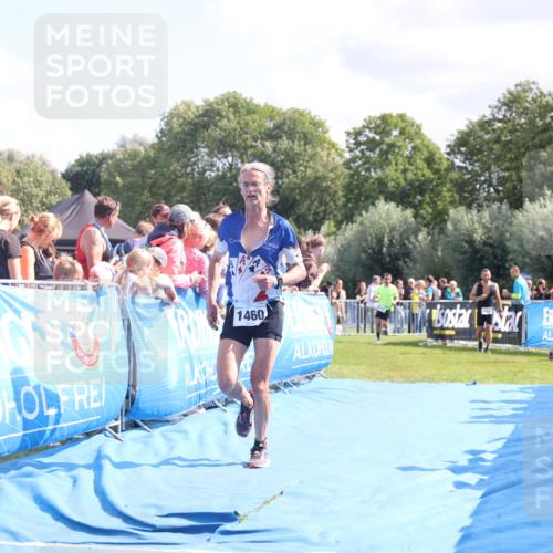 25.08.2024 - Elbe Triathlon Hamburg H.Heesch http://msf.ph/oto/6874564 25.08.2024 11:39:17 Ziel 673, 734, 1460 meine-sportfotos.de