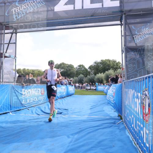 25.08.2024 - Elbe Triathlon Hamburg H.Heesch http://msf.ph/oto/6874570 25.08.2024 11:12:57 Ziel 567 meine-sportfotos.de