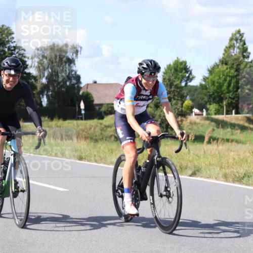 25.08.2024 - Elbe Triathlon Hamburg Fuchs,  Jonas http://msf.ph/oto/6874571 25.08.2024 11:42:14 Radfahren 1604 meine-sportfotos.de