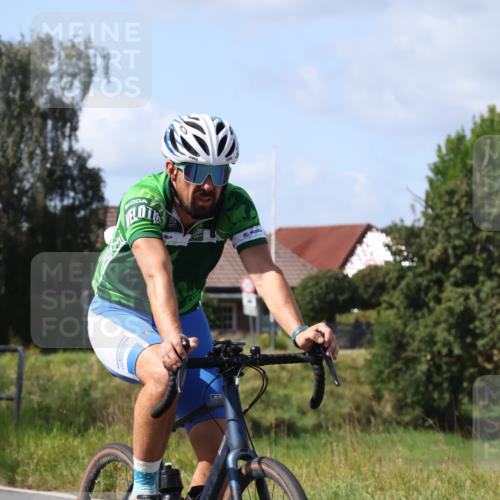 25.08.2024 - Elbe Triathlon Hamburg Fuchs,  Jonas http://msf.ph/oto/6874592 25.08.2024 11:50:27 Radfahren  meine-sportfotos.de
