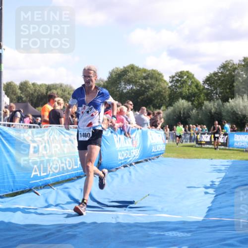 25.08.2024 - Elbe Triathlon Hamburg H.Heesch http://msf.ph/oto/6874602 25.08.2024 11:39:18 Ziel 673, 734, 1460 meine-sportfotos.de
