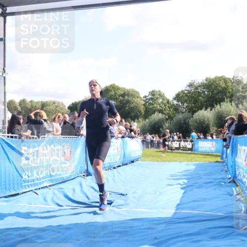 25.08.2024 - Elbe Triathlon Hamburg H.Heesch http://msf.ph/oto/6874604 25.08.2024 11:13:20 Ziel 433, 623 meine-sportfotos.de