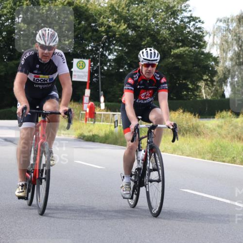 25.08.2024 - Elbe Triathlon Hamburg Fuchs,  Jonas http://msf.ph/oto/6874607 25.08.2024 12:34:41 Radfahren  meine-sportfotos.de