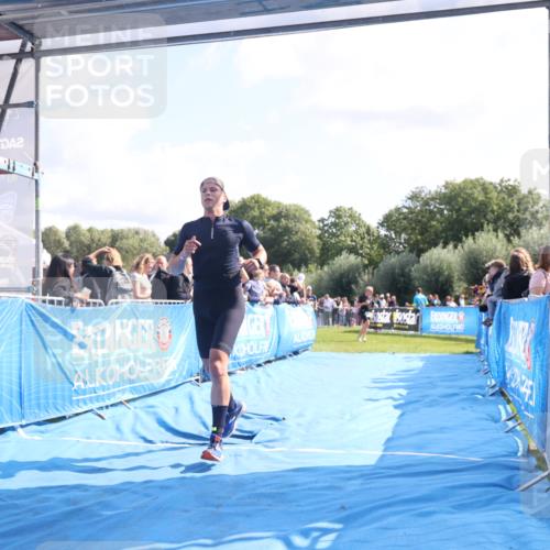 25.08.2024 - Elbe Triathlon Hamburg H.Heesch http://msf.ph/oto/6874608 25.08.2024 11:13:20 Ziel 433, 623 meine-sportfotos.de