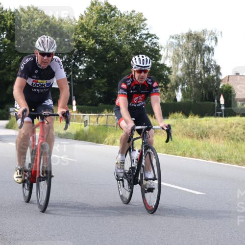 25.08.2024 - Elbe Triathlon Hamburg Fuchs,  Jonas http://msf.ph/oto/6874611 25.08.2024 12:34:41 Radfahren  meine-sportfotos.de