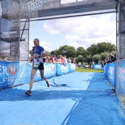 25.08.2024 - Elbe Triathlon Hamburg H.Heesch http://msf.ph/oto/6874625 25.08.2024 11:39:18 Ziel 673, 734, 1460 meine-sportfotos.de