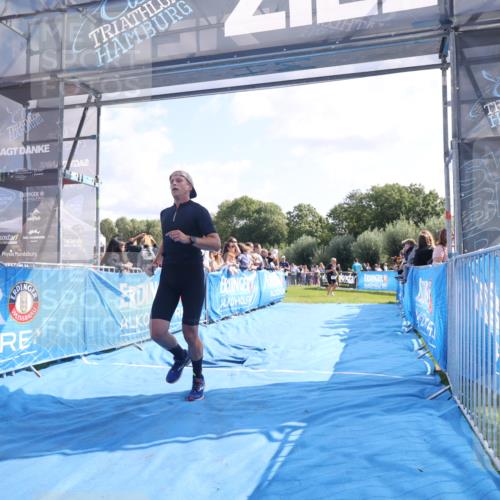 25.08.2024 - Elbe Triathlon Hamburg H.Heesch http://msf.ph/oto/6874627 25.08.2024 11:13:20 Ziel 433, 623 meine-sportfotos.de