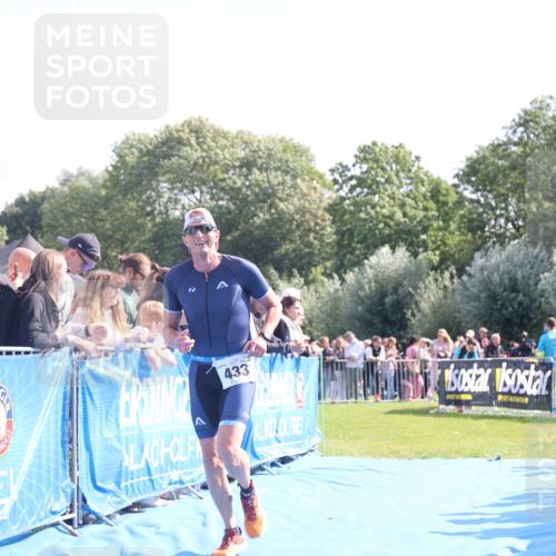 25.08.2024 - Elbe Triathlon Hamburg H.Heesch http://msf.ph/oto/6874631 25.08.2024 11:13:25 Ziel 433, 623 meine-sportfotos.de