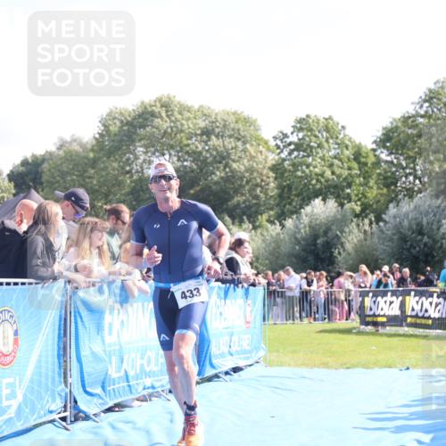 25.08.2024 - Elbe Triathlon Hamburg H.Heesch http://msf.ph/oto/6874634 25.08.2024 11:13:25 Ziel 433, 623 meine-sportfotos.de