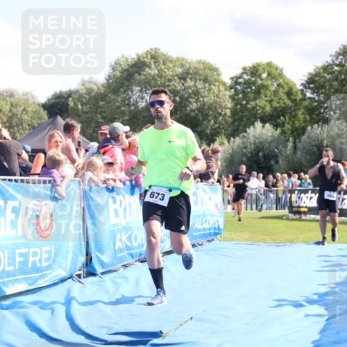25.08.2024 - Elbe Triathlon Hamburg H.Heesch http://msf.ph/oto/6874643 25.08.2024 11:39:24 Ziel 304, 497, 673, 707, 1460 meine-sportfotos.de