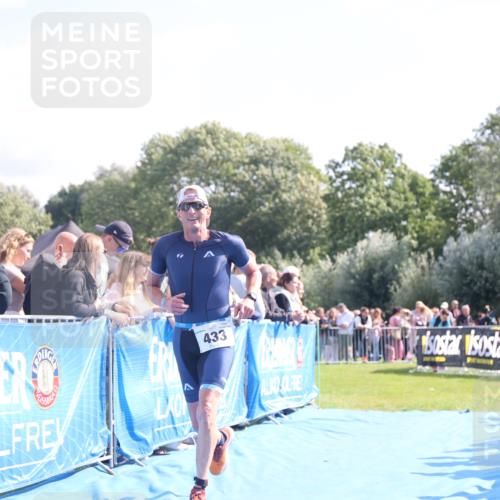 25.08.2024 - Elbe Triathlon Hamburg H.Heesch http://msf.ph/oto/6874645 25.08.2024 11:13:25 Ziel 433, 623 meine-sportfotos.de