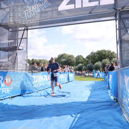 25.08.2024 - Elbe Triathlon Hamburg H.Heesch http://msf.ph/oto/6874660 25.08.2024 11:13:25 Ziel 433, 623 meine-sportfotos.de