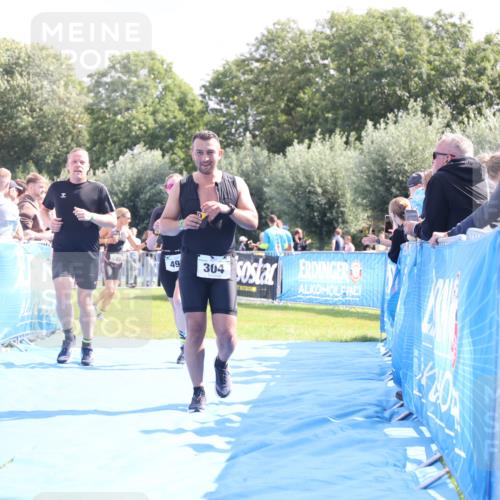 25.08.2024 - Elbe Triathlon Hamburg H.Heesch http://msf.ph/oto/6874686 25.08.2024 11:39:29 Ziel 304, 497, 673, 707 meine-sportfotos.de