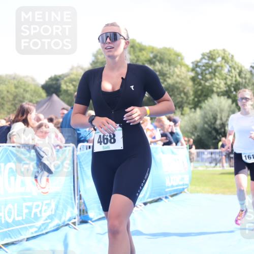 25.08.2024 - Elbe Triathlon Hamburg H.Heesch http://msf.ph/oto/6874691 25.08.2024 12:01:31 Ziel 468, 1619 meine-sportfotos.de