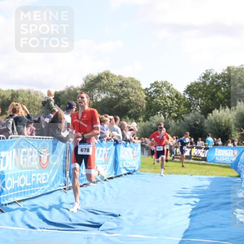 25.08.2024 - Elbe Triathlon Hamburg H.Heesch http://msf.ph/oto/6874701 25.08.2024 11:13:39 Ziel 119, 581, 583, 678 meine-sportfotos.de