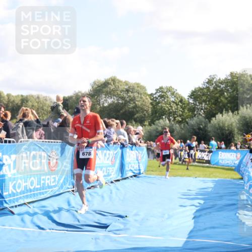 25.08.2024 - Elbe Triathlon Hamburg H.Heesch http://msf.ph/oto/6874705 25.08.2024 11:13:39 Ziel 119, 581, 583, 678 meine-sportfotos.de