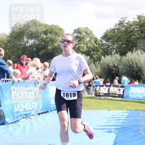 25.08.2024 - Elbe Triathlon Hamburg H.Heesch http://msf.ph/oto/6874713 25.08.2024 12:01:32 Ziel 468, 1619 meine-sportfotos.de