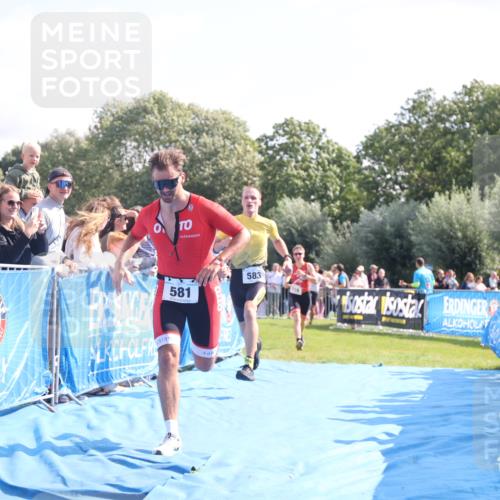 25.08.2024 - Elbe Triathlon Hamburg H.Heesch http://msf.ph/oto/6874732 25.08.2024 11:13:41 Ziel 119, 581, 583, 678 meine-sportfotos.de