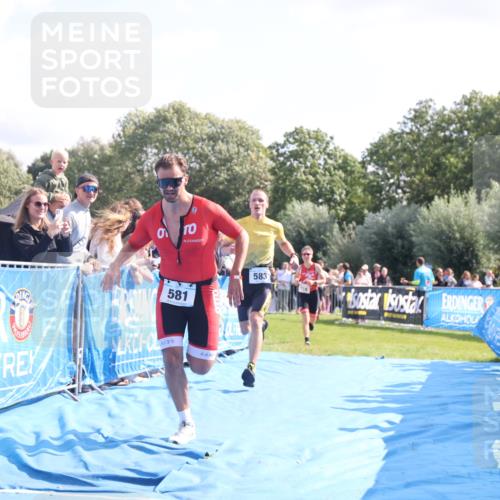 25.08.2024 - Elbe Triathlon Hamburg H.Heesch http://msf.ph/oto/6874734 25.08.2024 11:13:41 Ziel 119, 581, 583, 678 meine-sportfotos.de