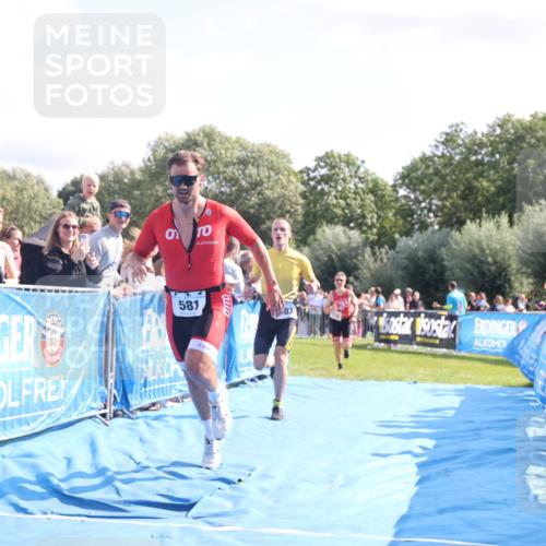 25.08.2024 - Elbe Triathlon Hamburg H.Heesch http://msf.ph/oto/6874741 25.08.2024 11:13:41 Ziel 119, 581, 583, 678 meine-sportfotos.de